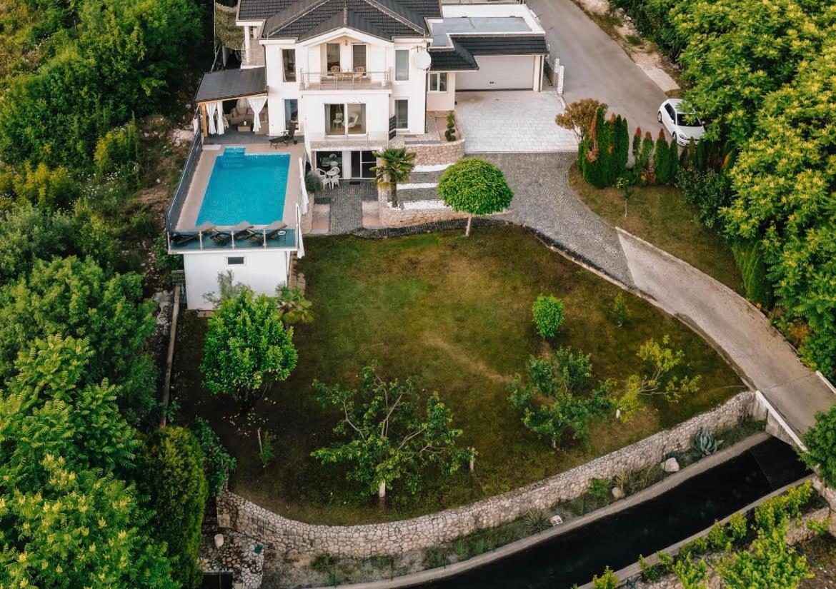 Ferienhaus Siroki Brijeg Exterior photo