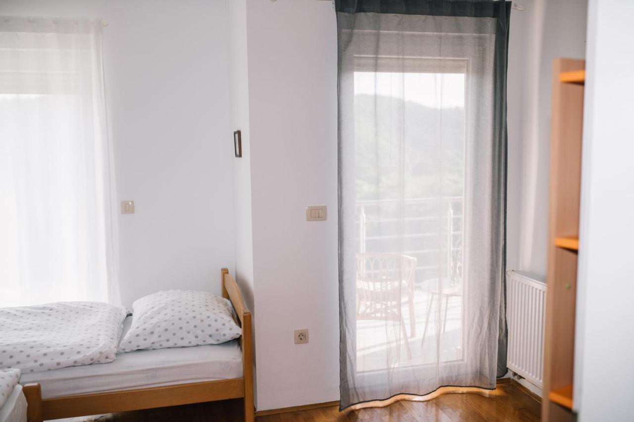 Ferienhaus Siroki Brijeg Exterior photo