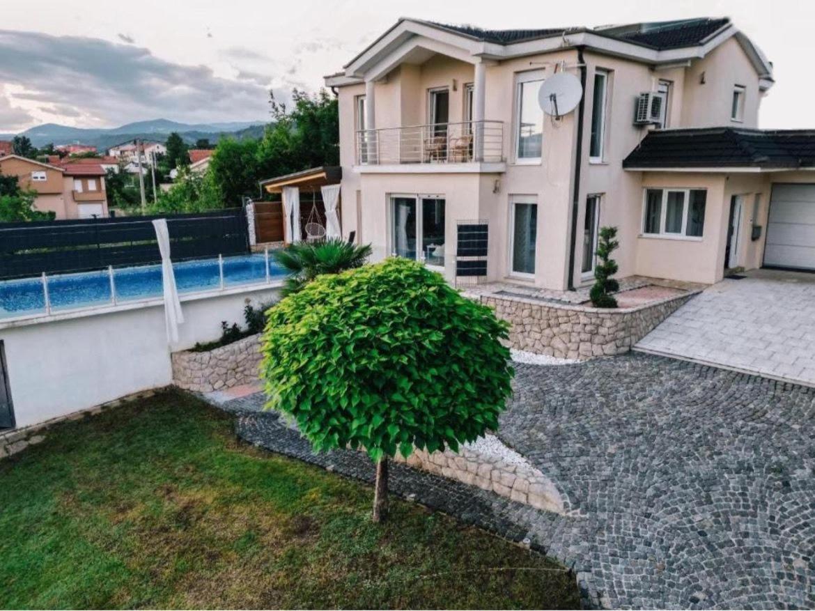 Ferienhaus Siroki Brijeg Exterior photo